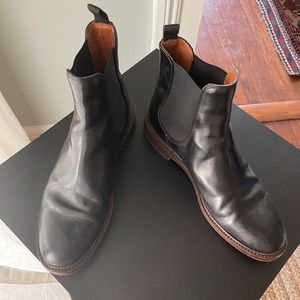Frye Chelsea boot for sale. Used and in fair condition. Retails for 298.